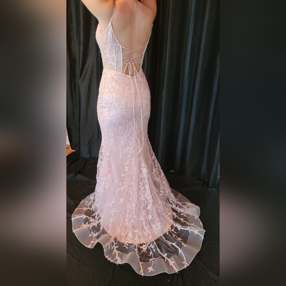 Prom dress - Picture 2 of 5